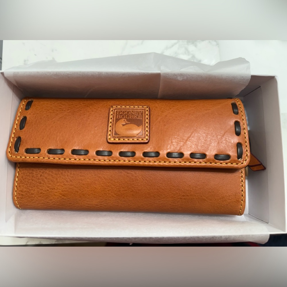 Florentine Continental Clutch